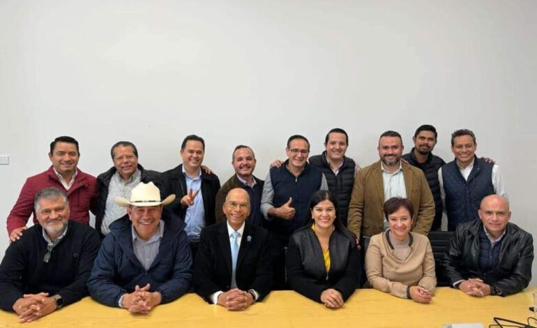 Javier Mendoza va por la reelección; “estaré donde pueda servir a Celaya”