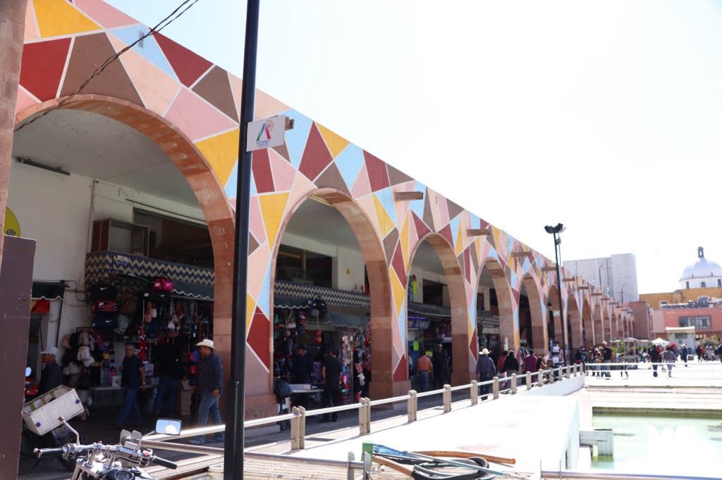 Mejoran Mercado Hidalgo con iluminación