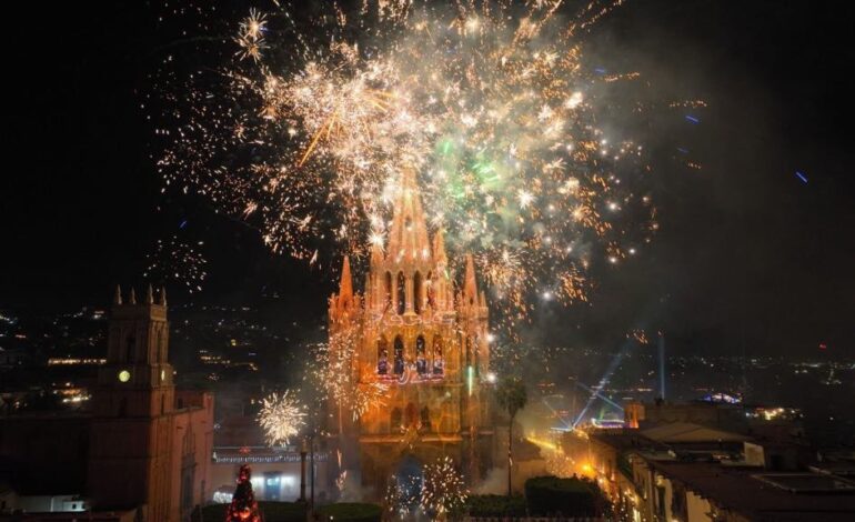 San Miguel de Allende recibe el 2025 lleno de magia y alegría