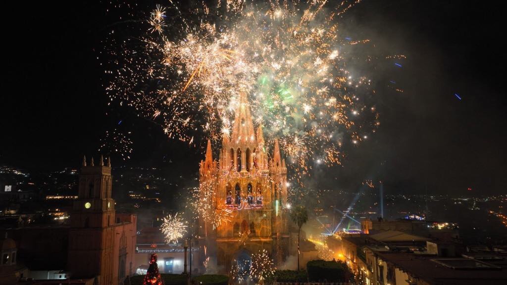 San Miguel de Allende recibe el 2025 lleno de magia y alegría