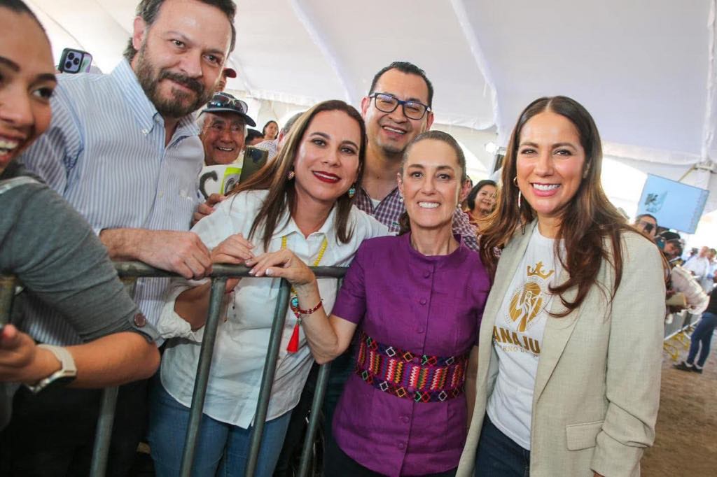 Entrega Lorena Alfaro carpeta con proyectos prioritarios a Sheinbaum