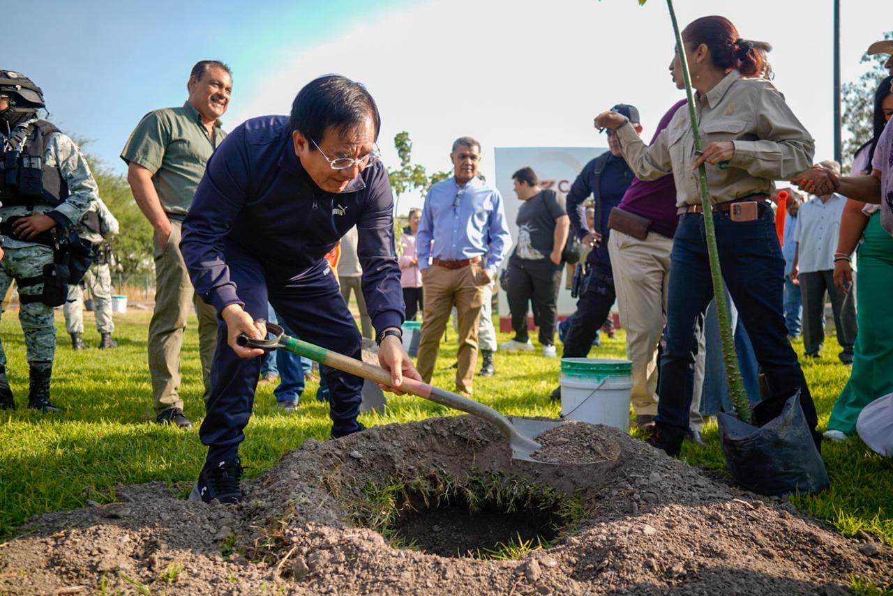 Inicia Reforestación del Parque Bicentenario, en el Día Mundial de la Tierra