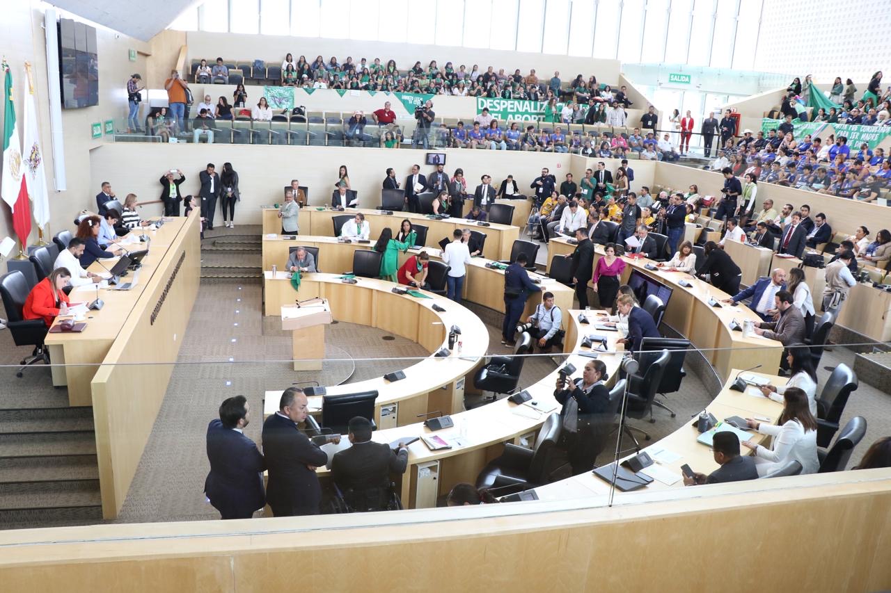 Queda en suspenso despenalización del aborto