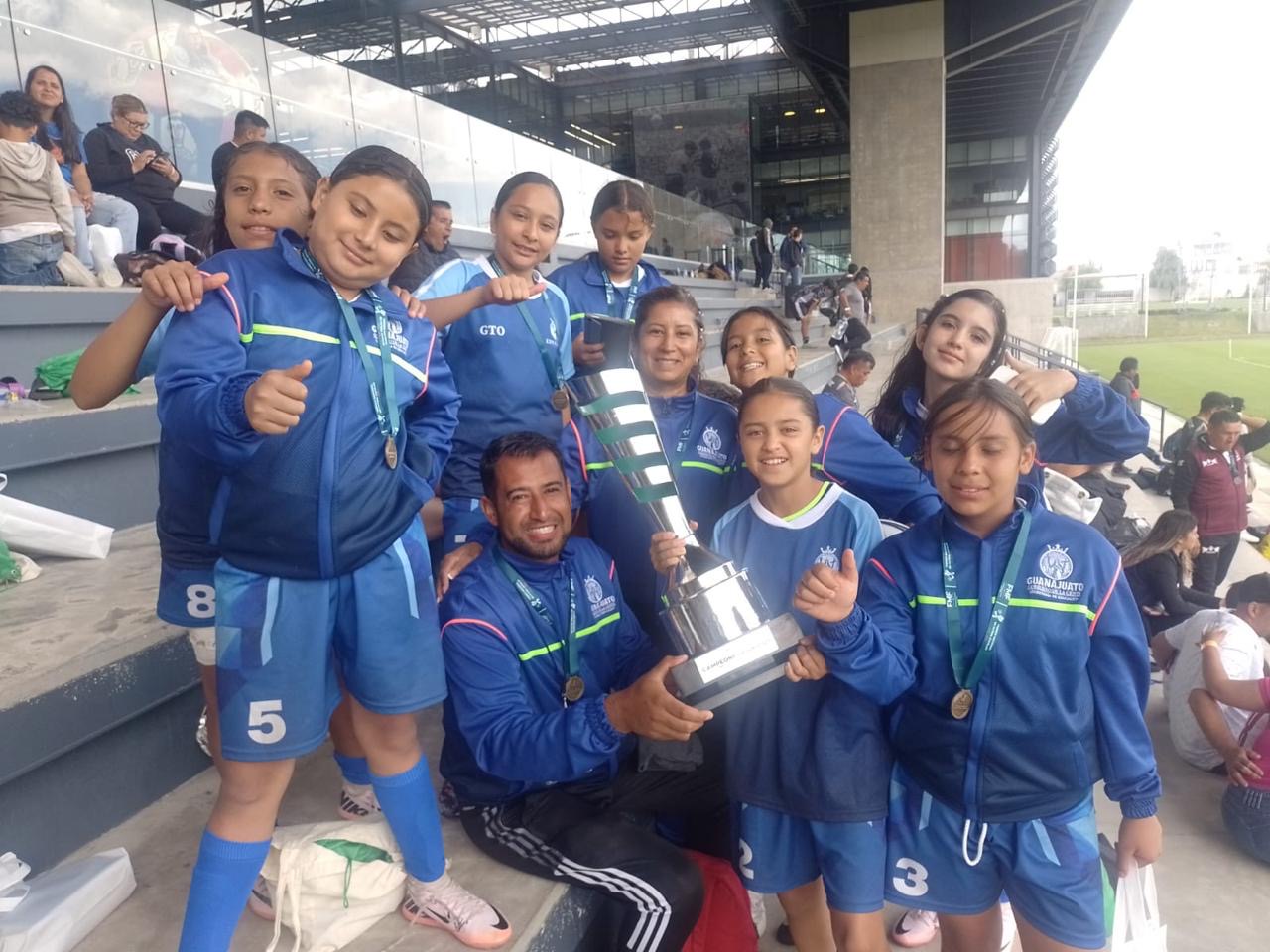 Estudiantes de Tarimoro son campeonas del Torneo Nacional de Fútbol Escolar