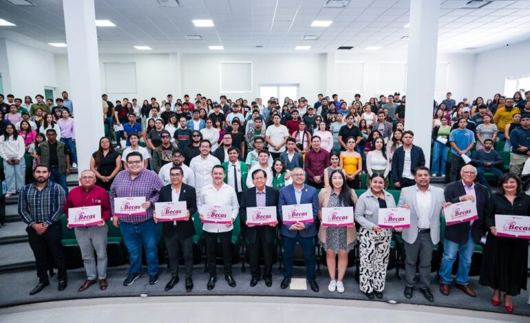 Inicia entrega de Becas Por La Esperanza para inscripciones escolares de educación pública superior