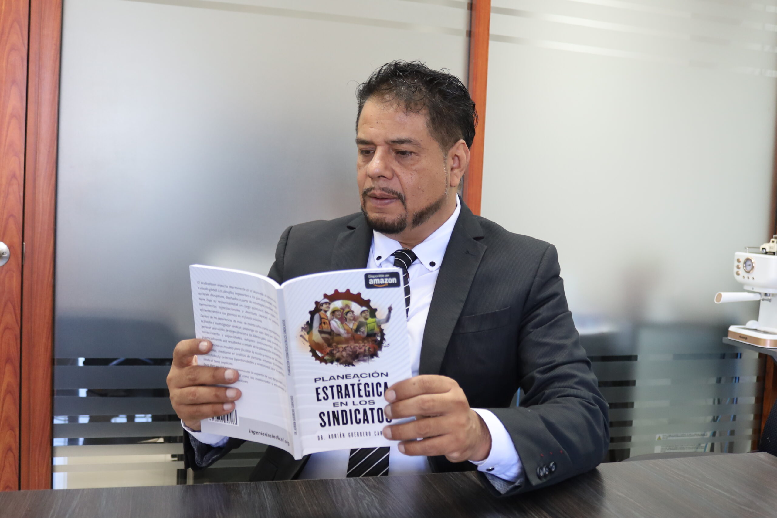 Adrián Guerrero Caracheo presenta con gran éxito ‘Planeación Estratégica en los Sindicatos’