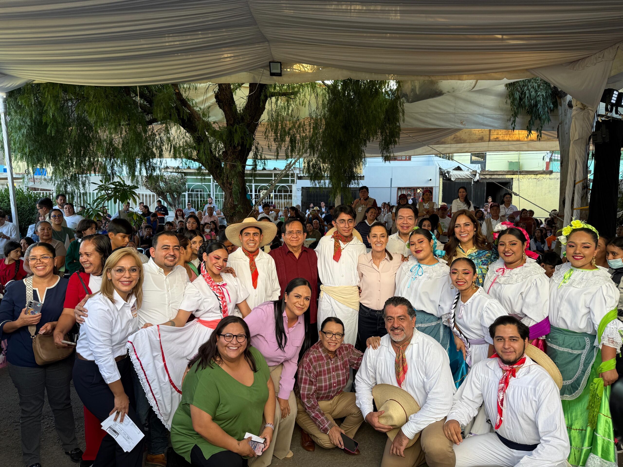 Presidenta Claudia Sheinbaum inaugura Centro de Atención de Becas del Bienestar en Celaya