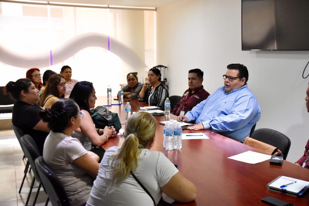 Buscan soluciones para el servicio de agua JUMAPA y presidentas de San Juanico