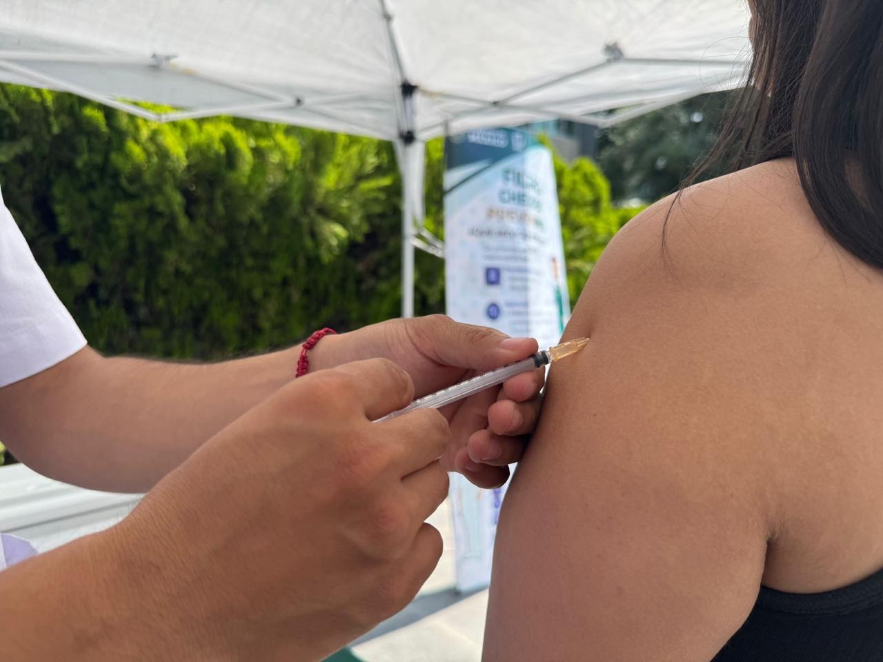 Brinda IMSS protección a través de la Campaña Intensiva de Vacunación en la Línea de Vida