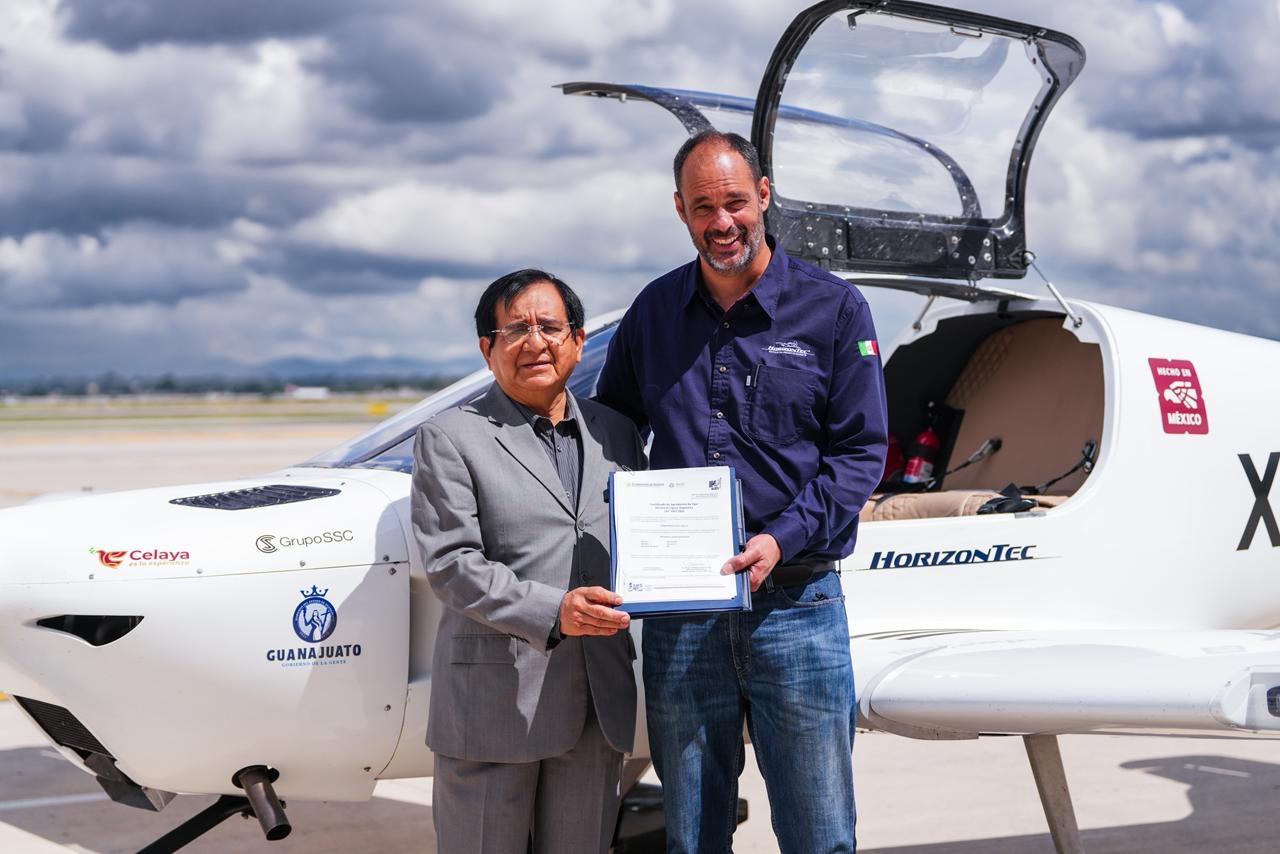 Halcón II, aeronave 100% celayense, recibe certificado oficial