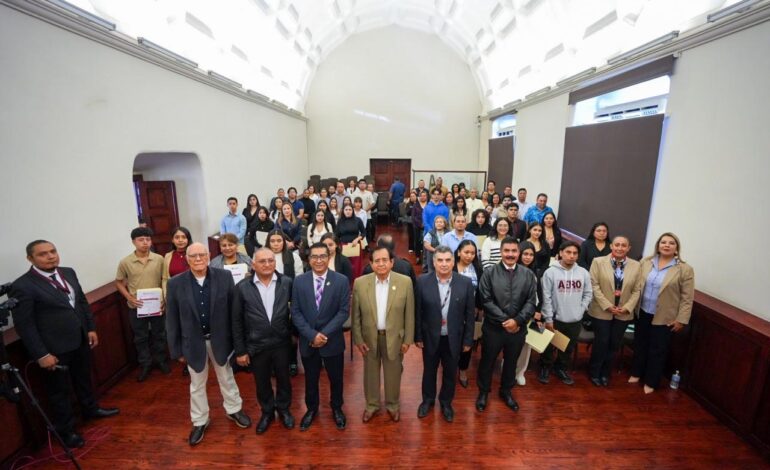 Estudiantes del Tecnológico de Roque y la UTEC reciben Reconocimientos al Desempeño Académico
