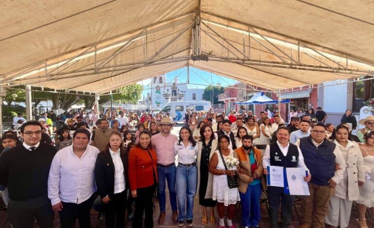 Cierran campañas de Matrimonios Gratuitos y Guanajuato con Identidad en Apaseo el Grande