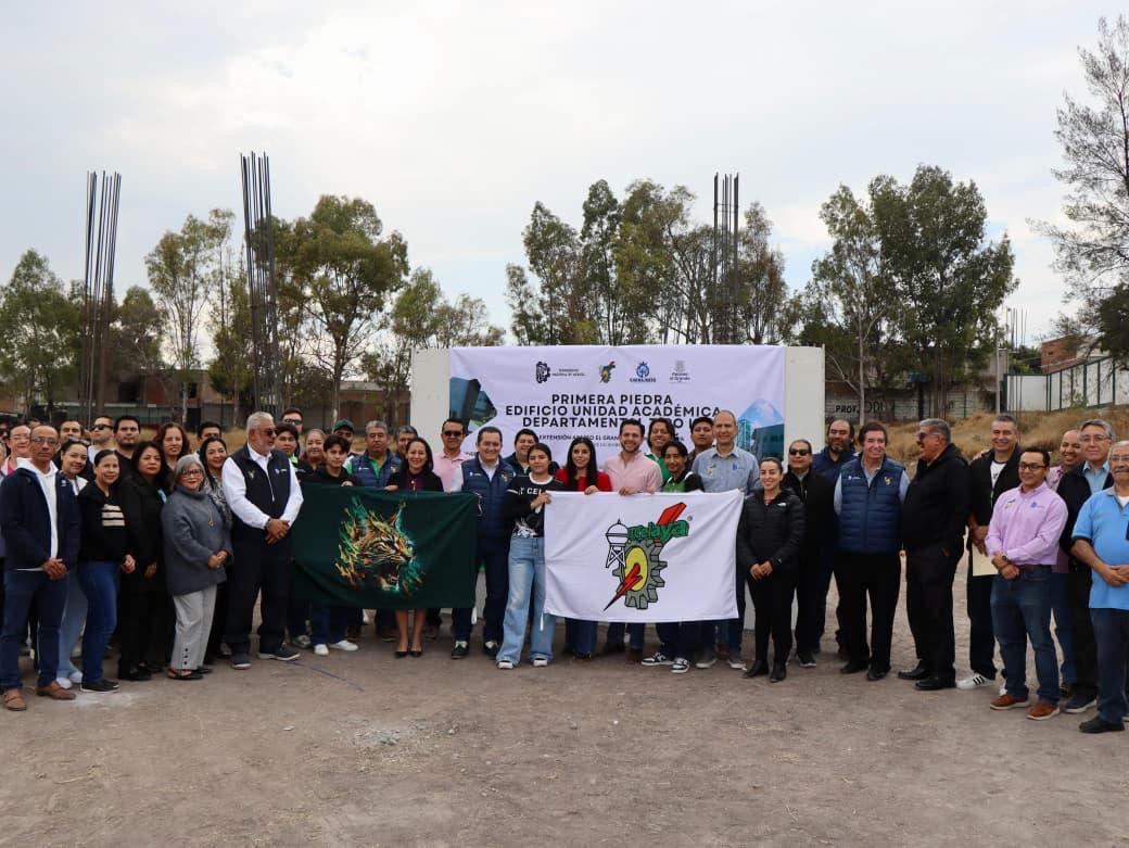 Colocan primera piedra de Unidad Académica del TecNM en Apaseo el Grande