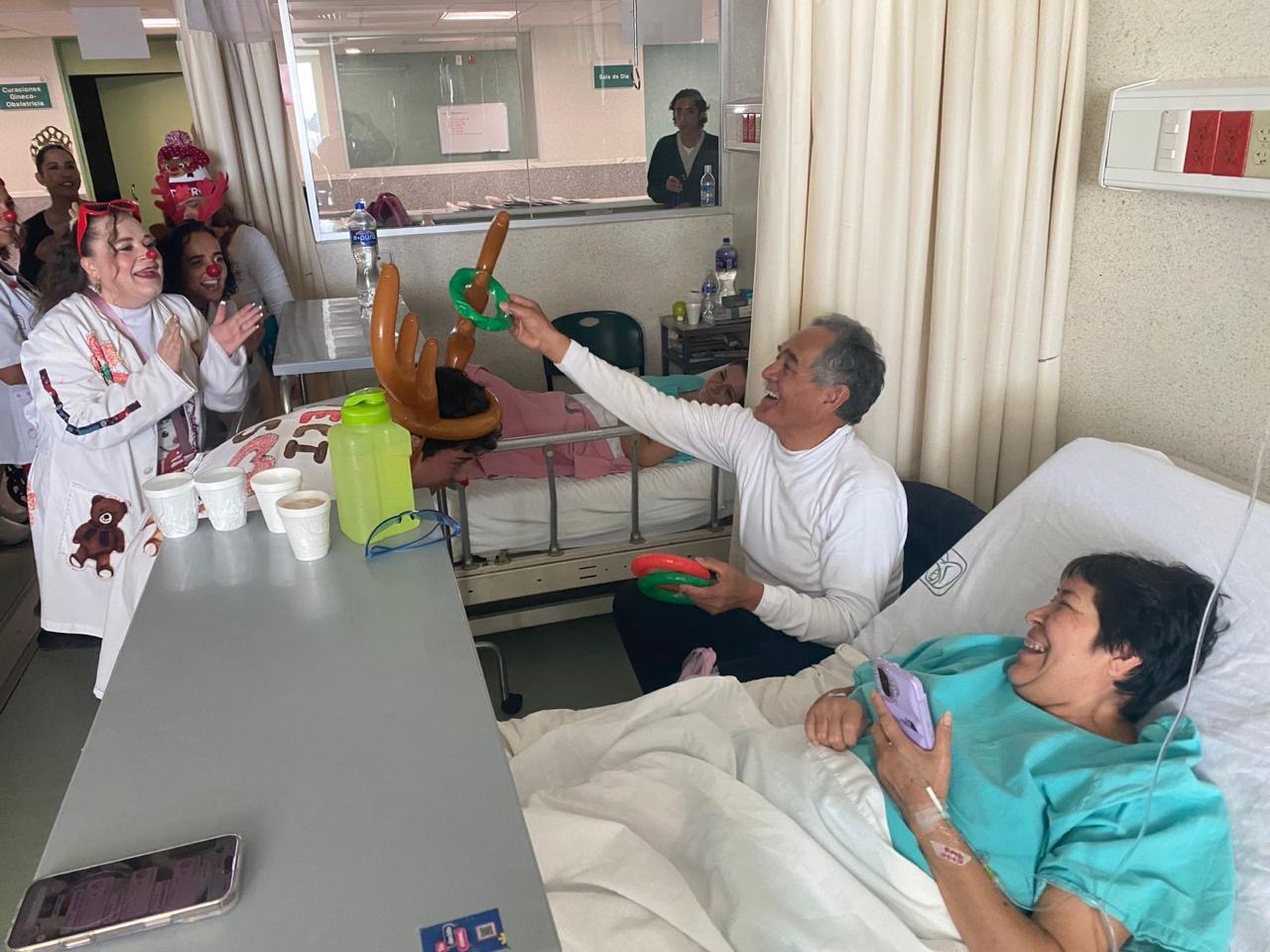 Voluntariado del IMSS Guanajuato acerca la Navidad a pacientes hospitalizados