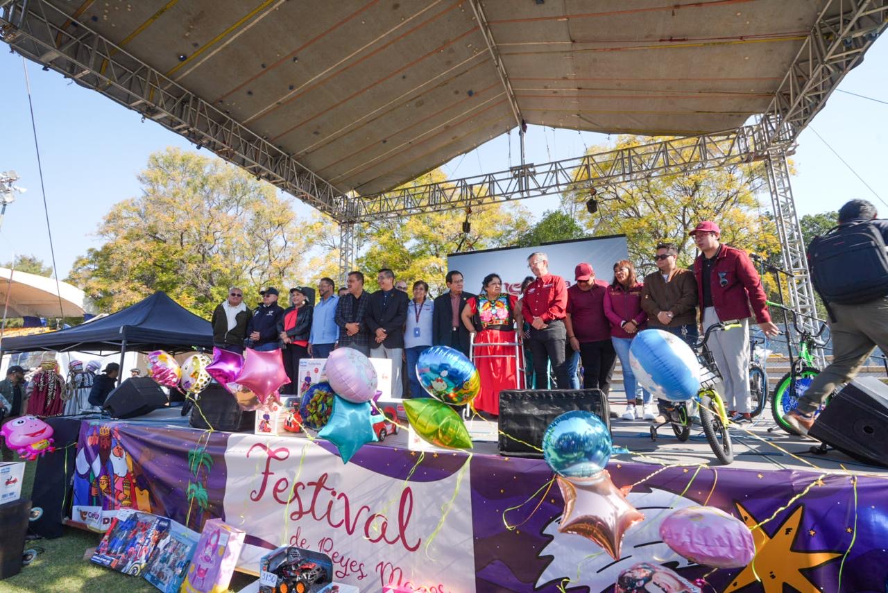 Miles de niños Celayenses viven la magia y la ilusión en el festival de Día de Reyes
