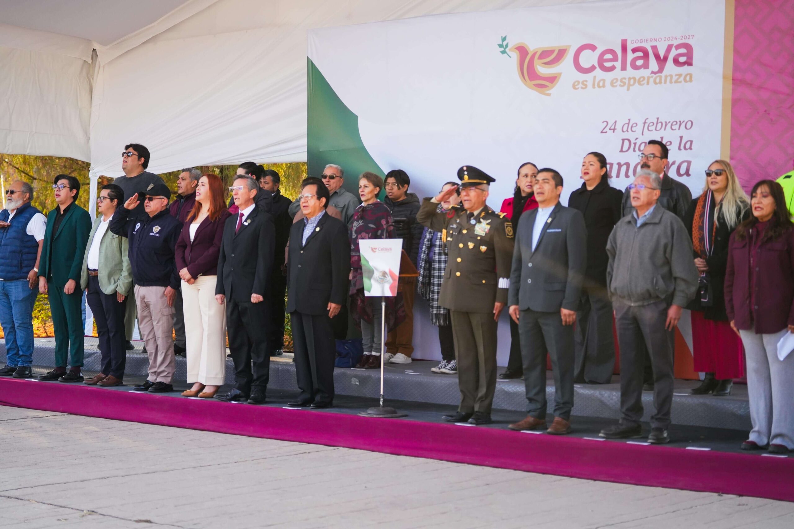 Conmemoran el Día de la Bandera con acto cívico, en Celaya