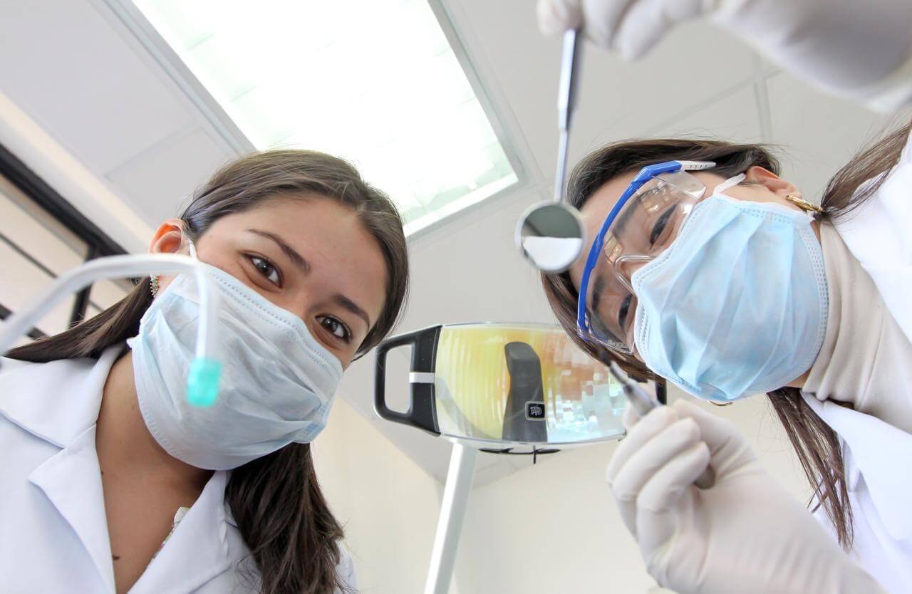 Cepillado dental, atención oportuna y uso de hilo dental, acciones del IMSS para prevenir enfermedades bucales