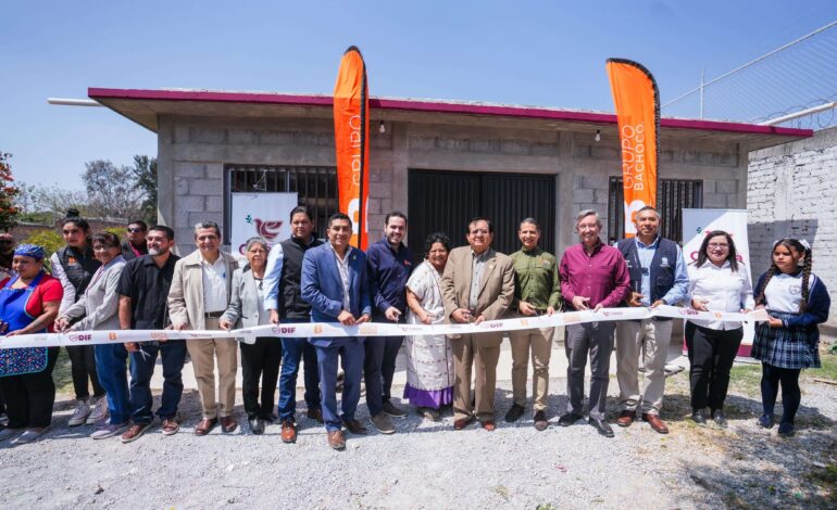 Inauguran el comedor escolar de la primaria Jaime Torres Bodet de San Juan de la Vega, el número 20 en el municipio