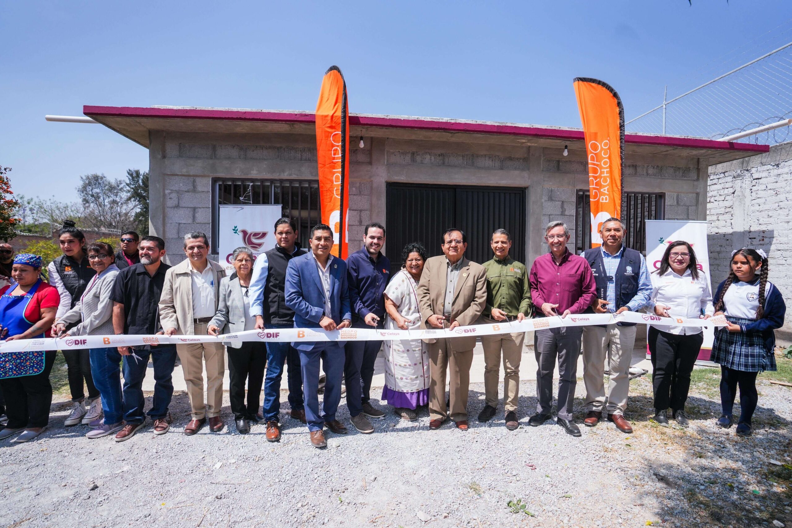 Inauguran el comedor escolar de la primaria Jaime Torres Bodet de San Juan de la Vega, el número 20 en el municipio