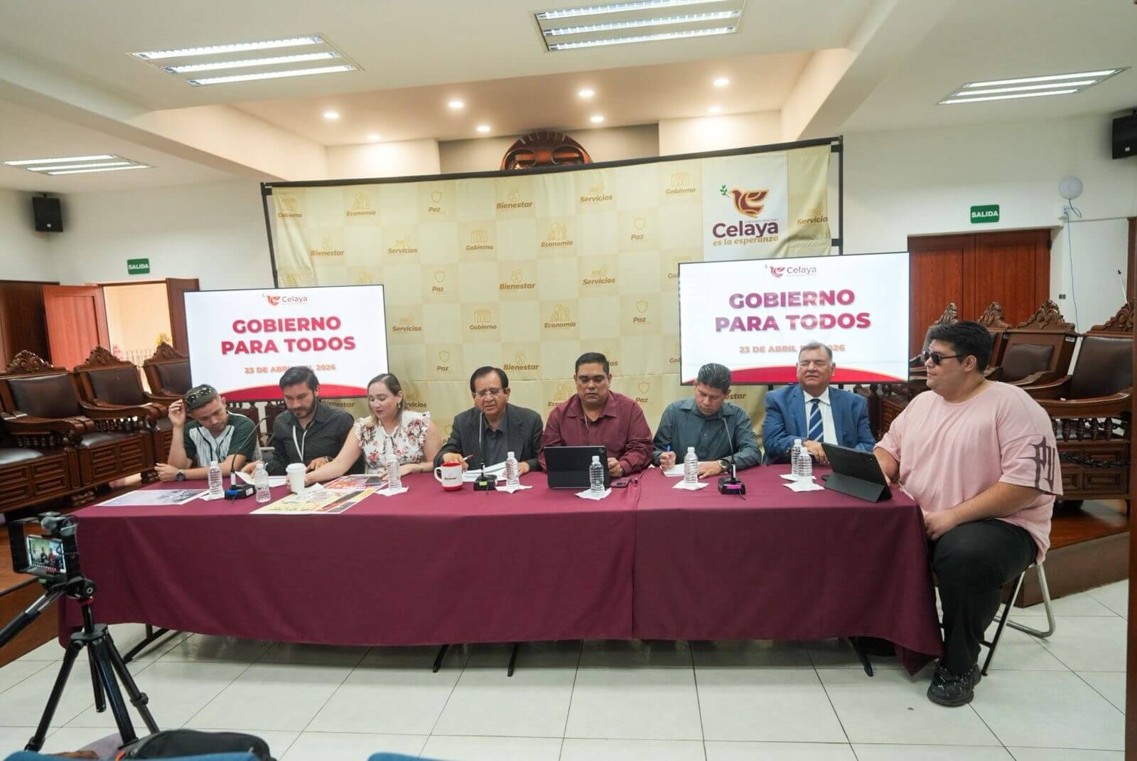 Celebrarán el día internacional del libro con actividades culturales y obsequios de libros , en el jardín principal
