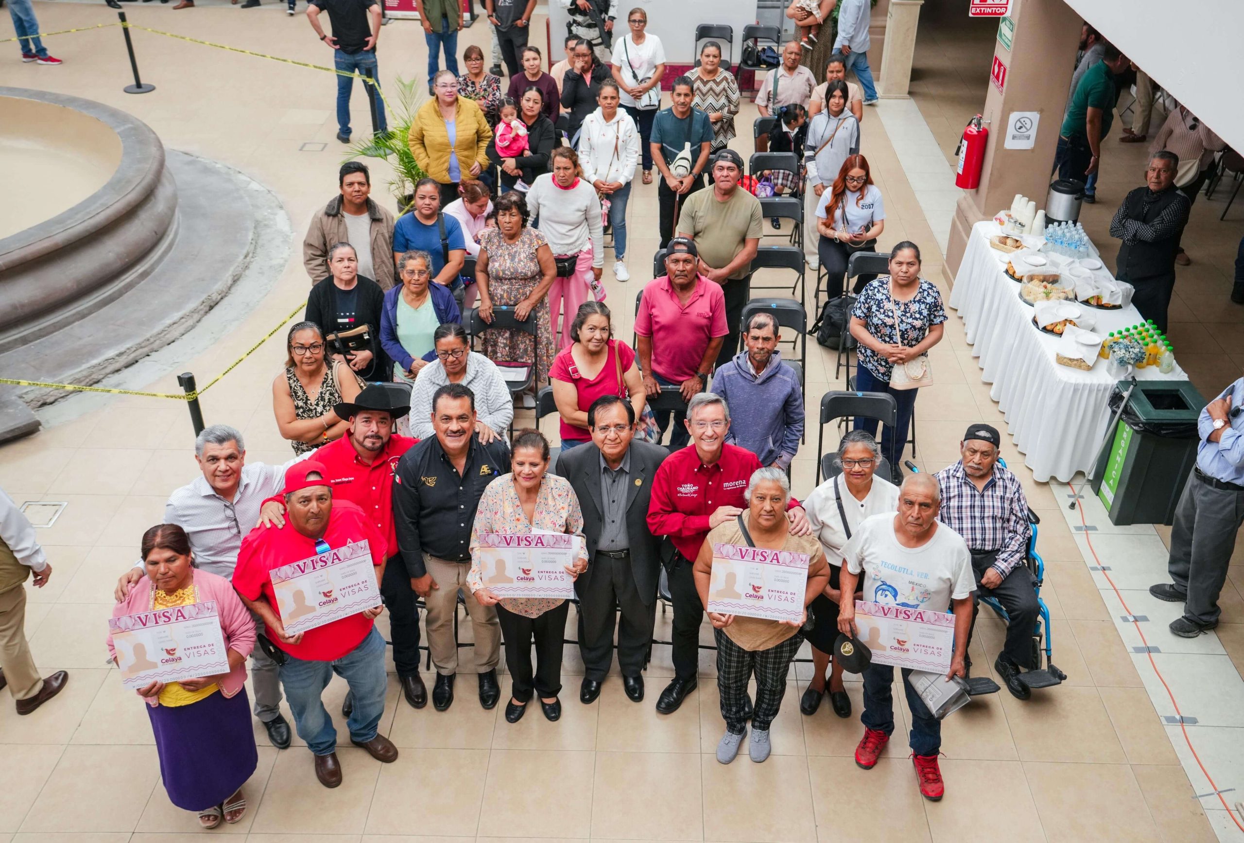 Dan 14 Visas Humanitarias a personas adultas mayores de Celaya