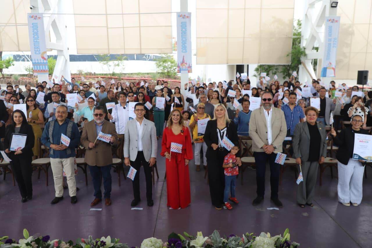 SECTURI fortalece competitividad turística con entrega de certificaciones y constancias de capacitación
