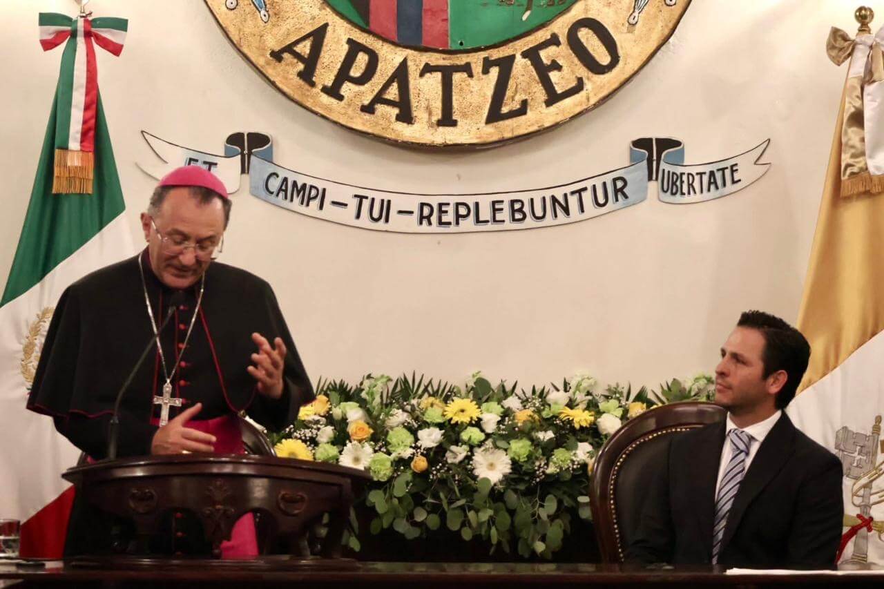 Ayuntamiento de Apaseo el Grande celebra Sesión Solemne con la visita del Nuncio Apostólico