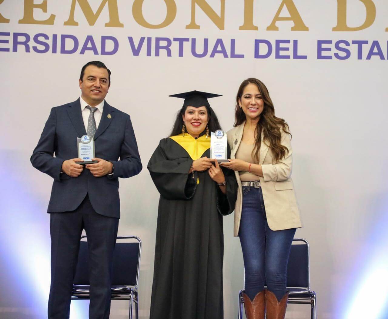 La UVEG se consolida a nivel nacional; egresan 854 estudiantes en CDMX