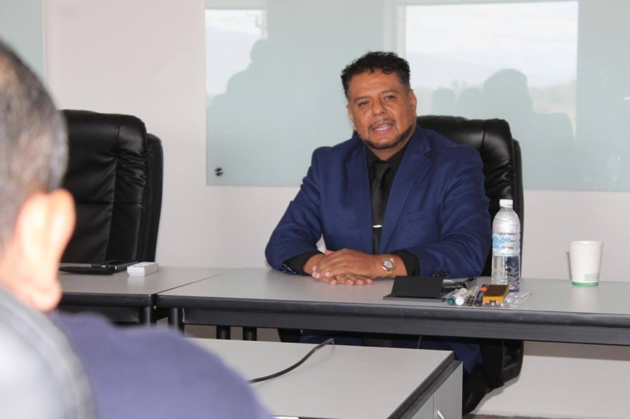 Adrián Guerrero conversó sobre ‘101 Herramientas Blandas para Líderes’ con directivos del Parque Industrial Amistad Bajío