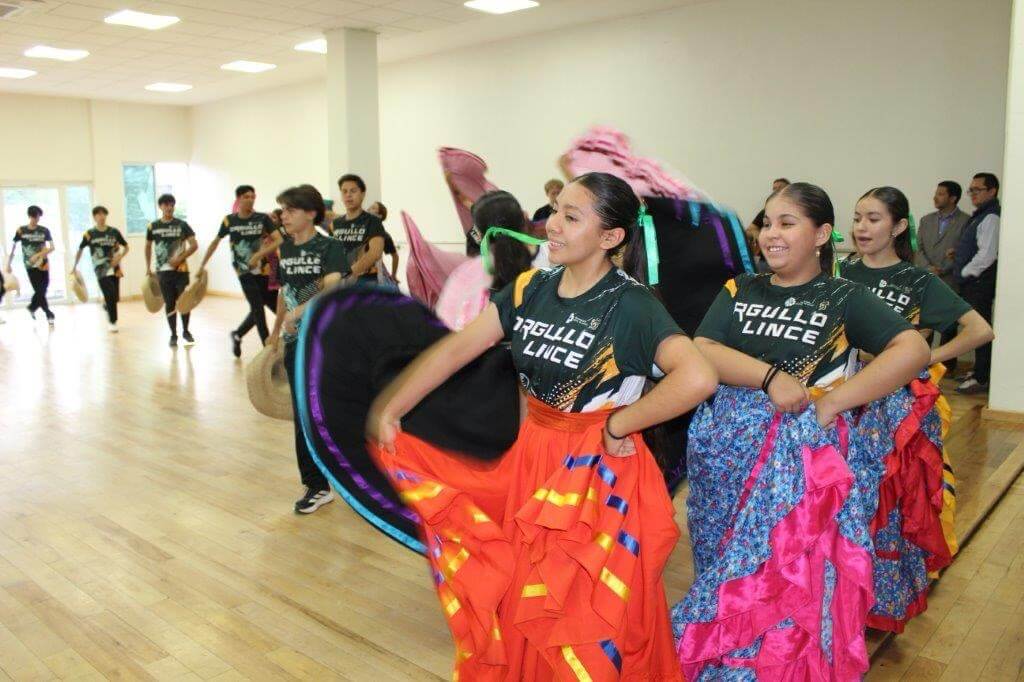 Representarán estudiantes de Guanajuato a México en el Encuentro Mundial de Folklore “Mi Perú” 2026