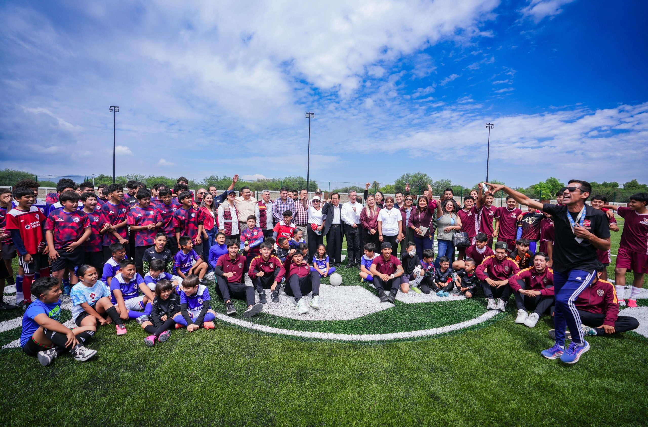 Inauguran 5 canchas del Mundial Social en Celaya