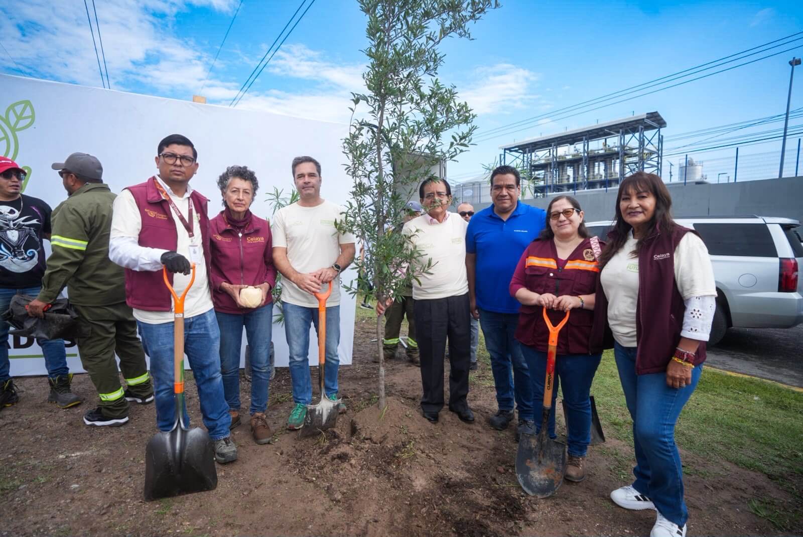Inicia el programa “Adopta un Camellón” con la donación y plantación de 100 árboles en la Ciudad Industrial