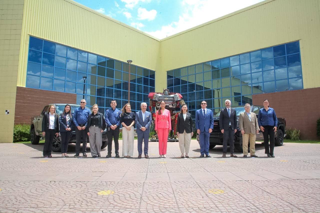 GM inaugura nueva instalación de paneles solares en su Complejo Silao