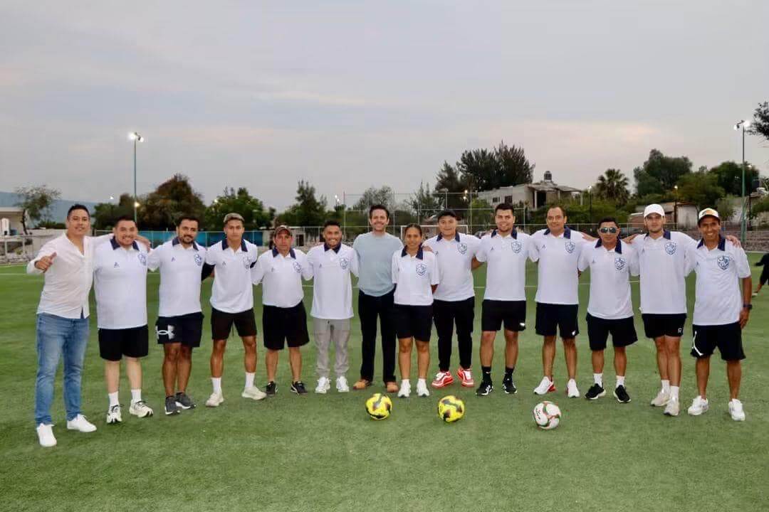 Arranca Escuela de Fútbol ‘Gallito’ Vázquez en Apaseo el Grande