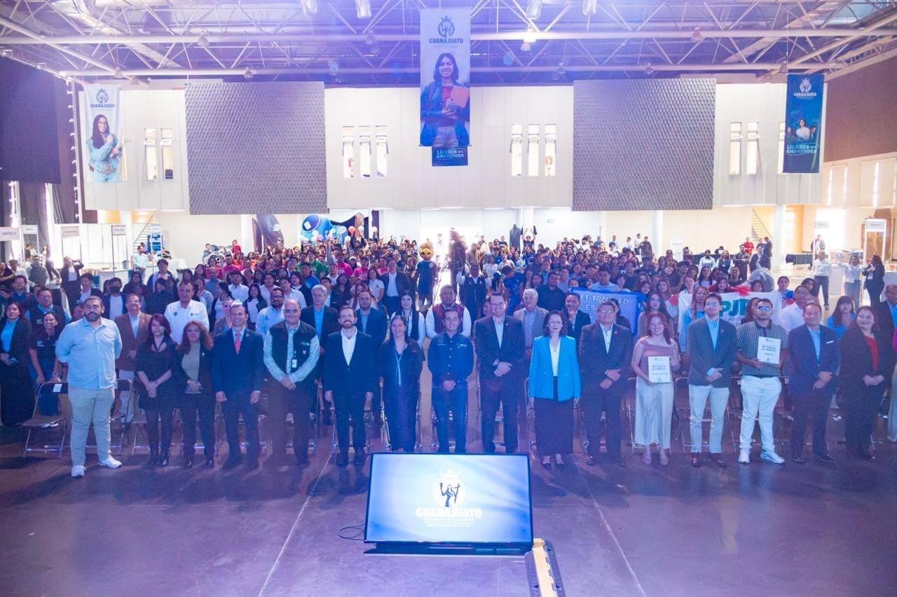Impulsan a jóvenes universitarios para convertir sus ideas en negocios