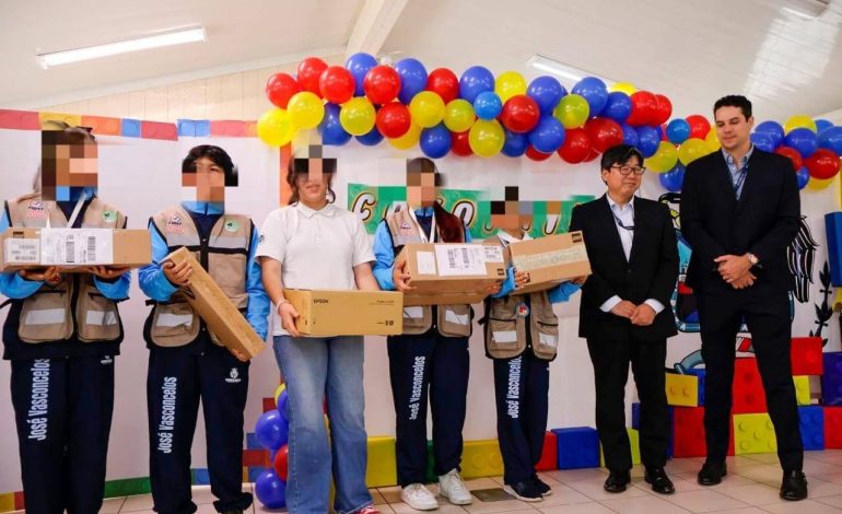 MazdaLogi impulsa el talento joven con donación de equipo de robótica
