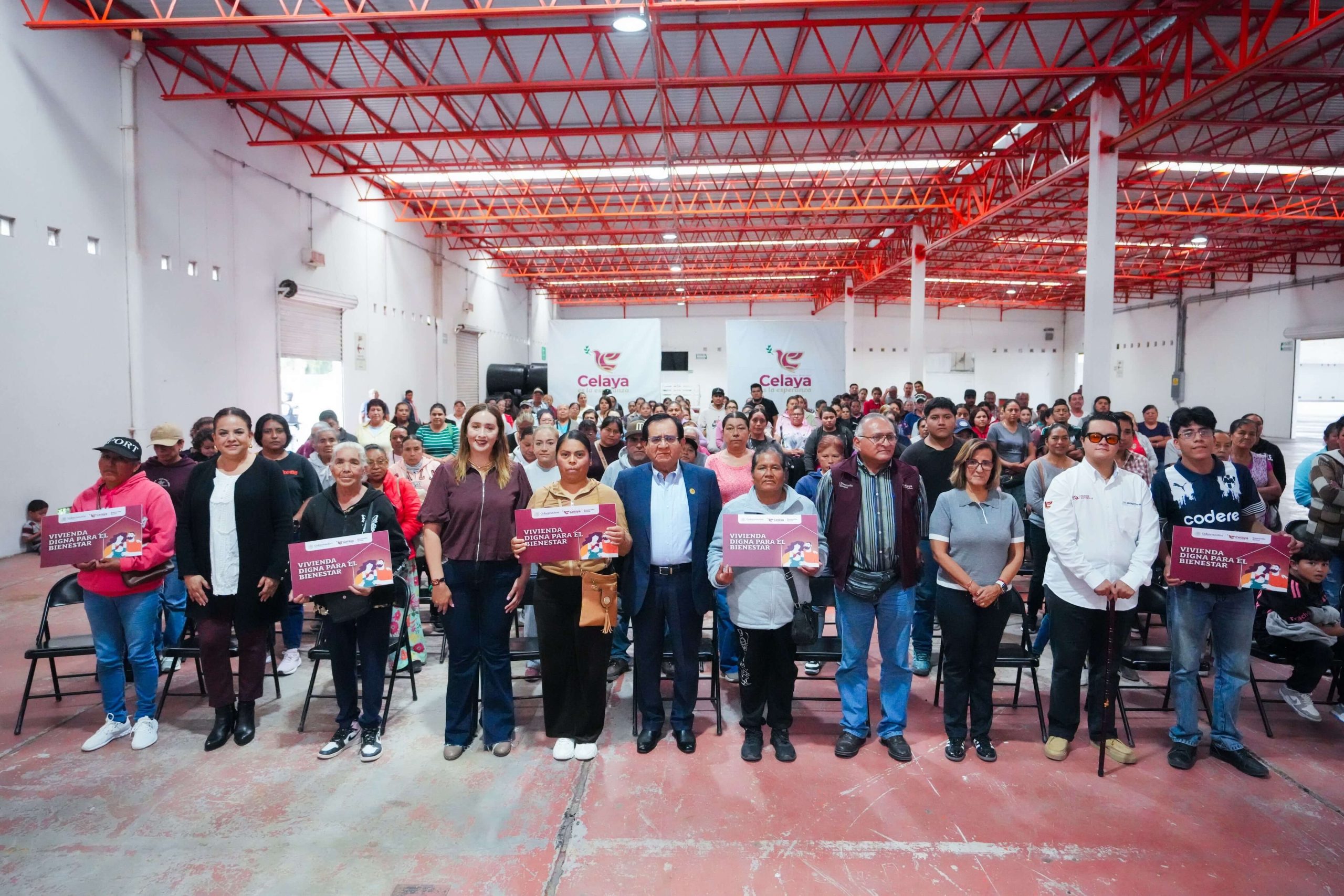 Entregan láminas a 200 familias de la zona rural para mejorar sus viviendas
