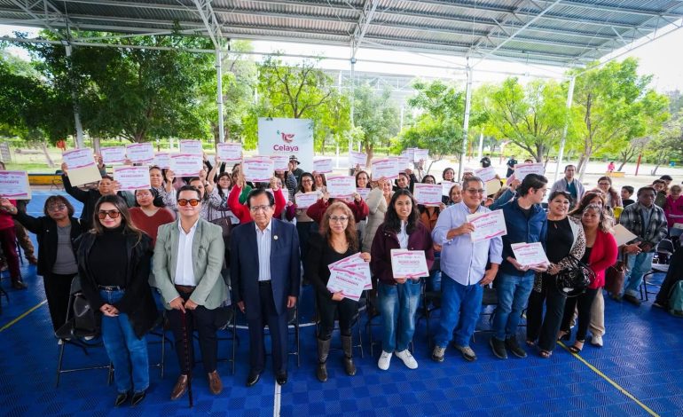 Se gradúan 55 mujeres de los talleres de oficios “Constructoras de Esperanza” en Parque Xochipilli
