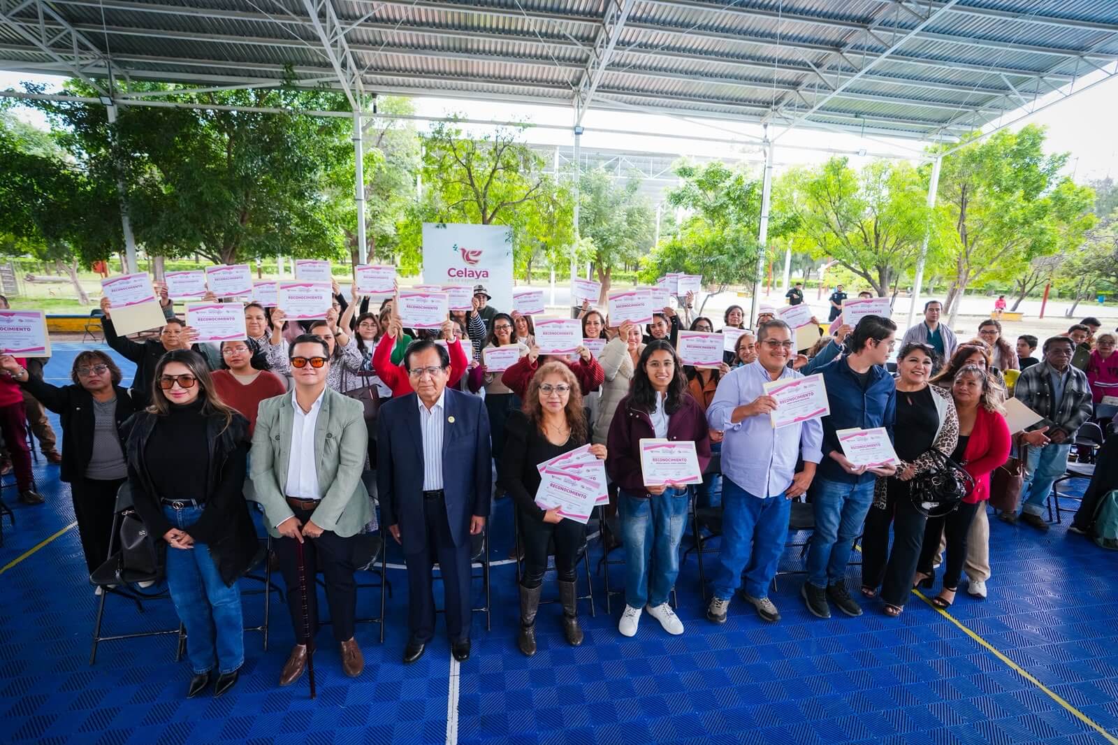 Se gradúan 55 mujeres de los talleres de oficios “Constructoras de Esperanza” en Parque Xochipilli